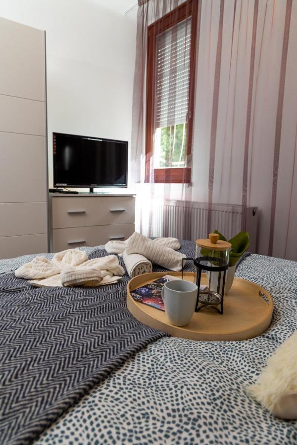 Appartement Wanderer Station à Debrecen Extérieur photo